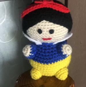WHITE SNOW AMIGURUMI HANDMADE